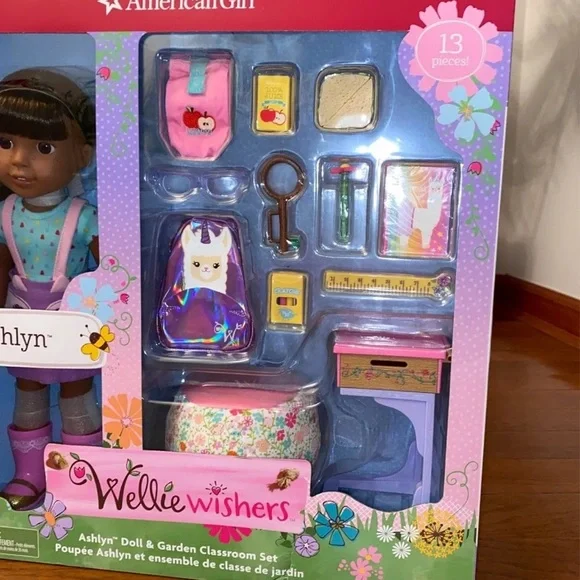 American Girl WellieWishers Ashlyn Doll and School Set